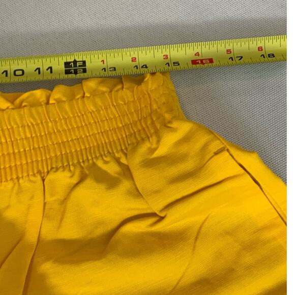 Ann Taylor The Flowy Pull On Mid Short in Line - Picture 4 of 5